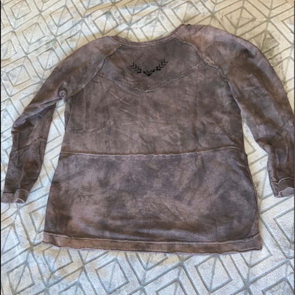 Free People☮️ -v-neck raw edges black embroidery on tie dye pull over sweatshirt - Picture 5 of 7